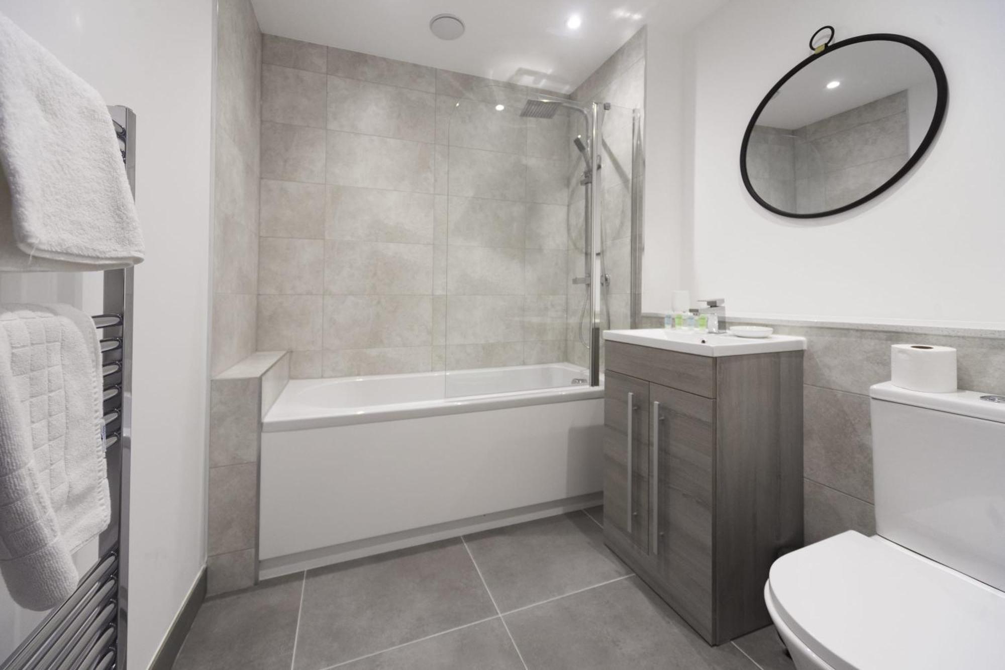 Lovely 2 Bedroom Apartment In Central Ashford 애슈퍼드 외부 사진
