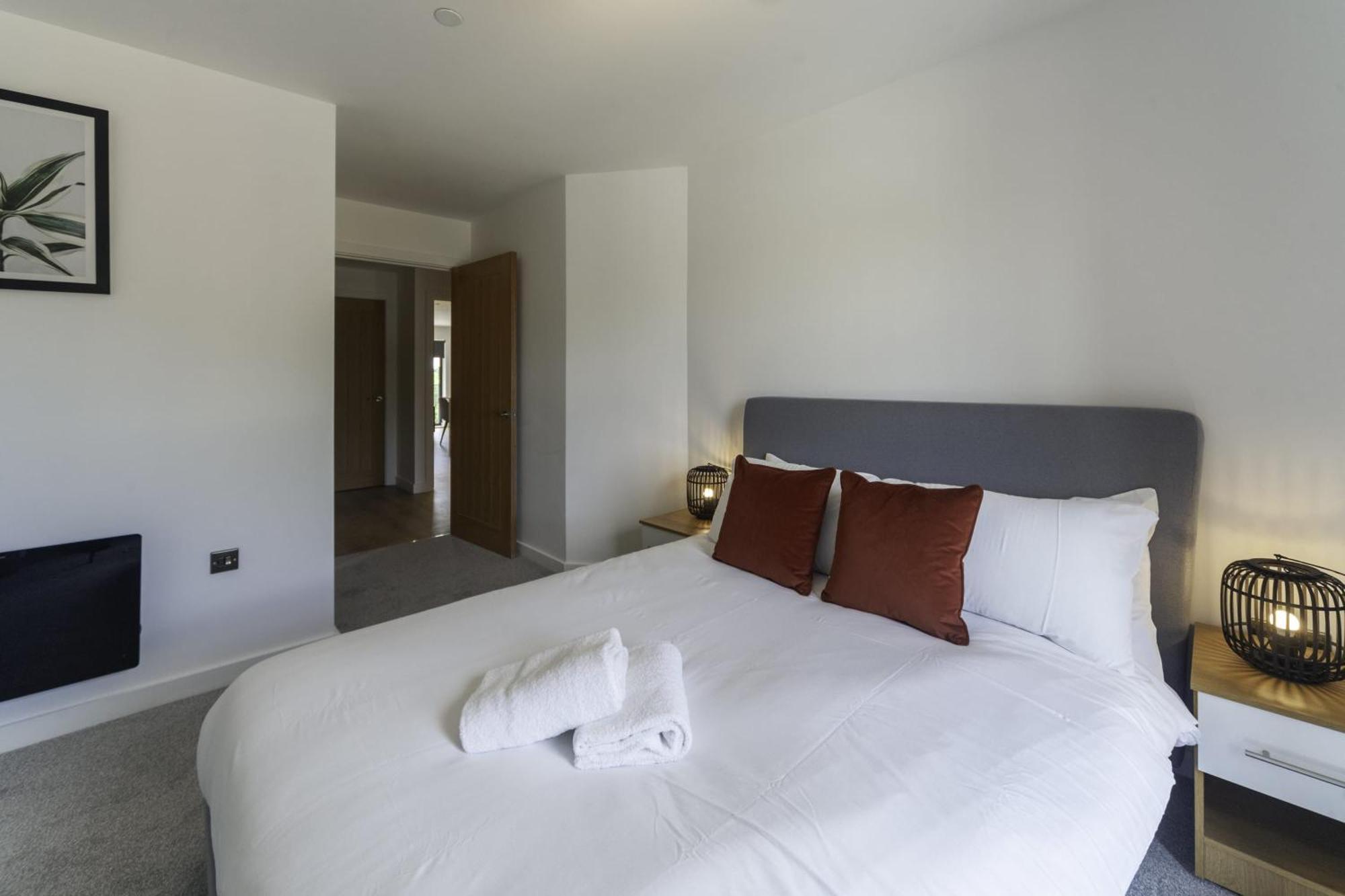 Lovely 2 Bedroom Apartment In Central Ashford 애슈퍼드 외부 사진
