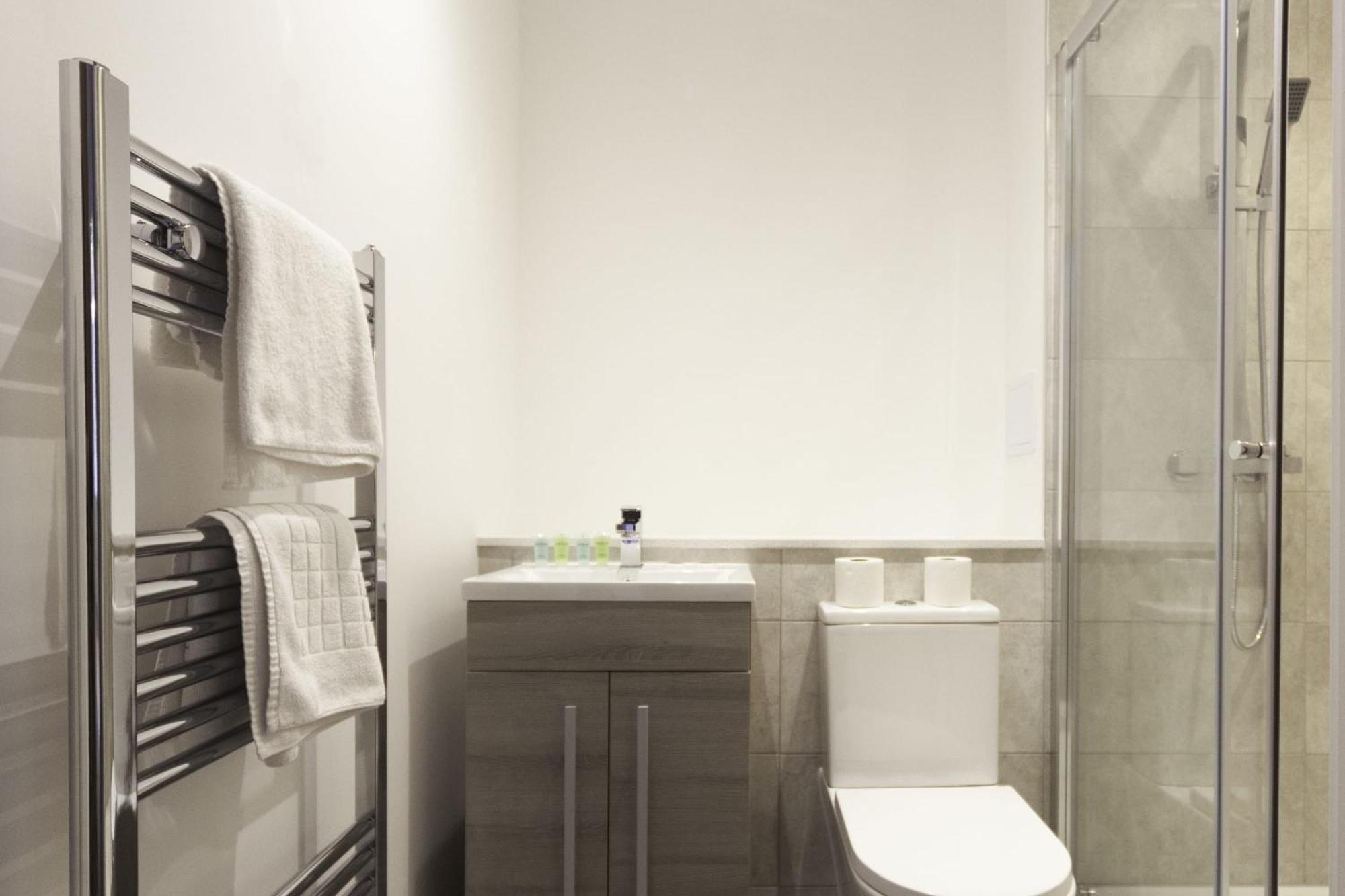 Lovely 2 Bedroom Apartment In Central Ashford 애슈퍼드 외부 사진